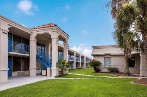 Travelodge by Wyndham Baton Rouge East image 5